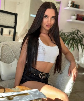 Нежная и страстная блондинка приглашает на встречу ценителя красоты и удовольствия. Гарантирую максимум положительных эмоций и ни секунды скучного времяпрепровождения. Все как на фото, приезжай и убедишься сам! 3402, 22 года